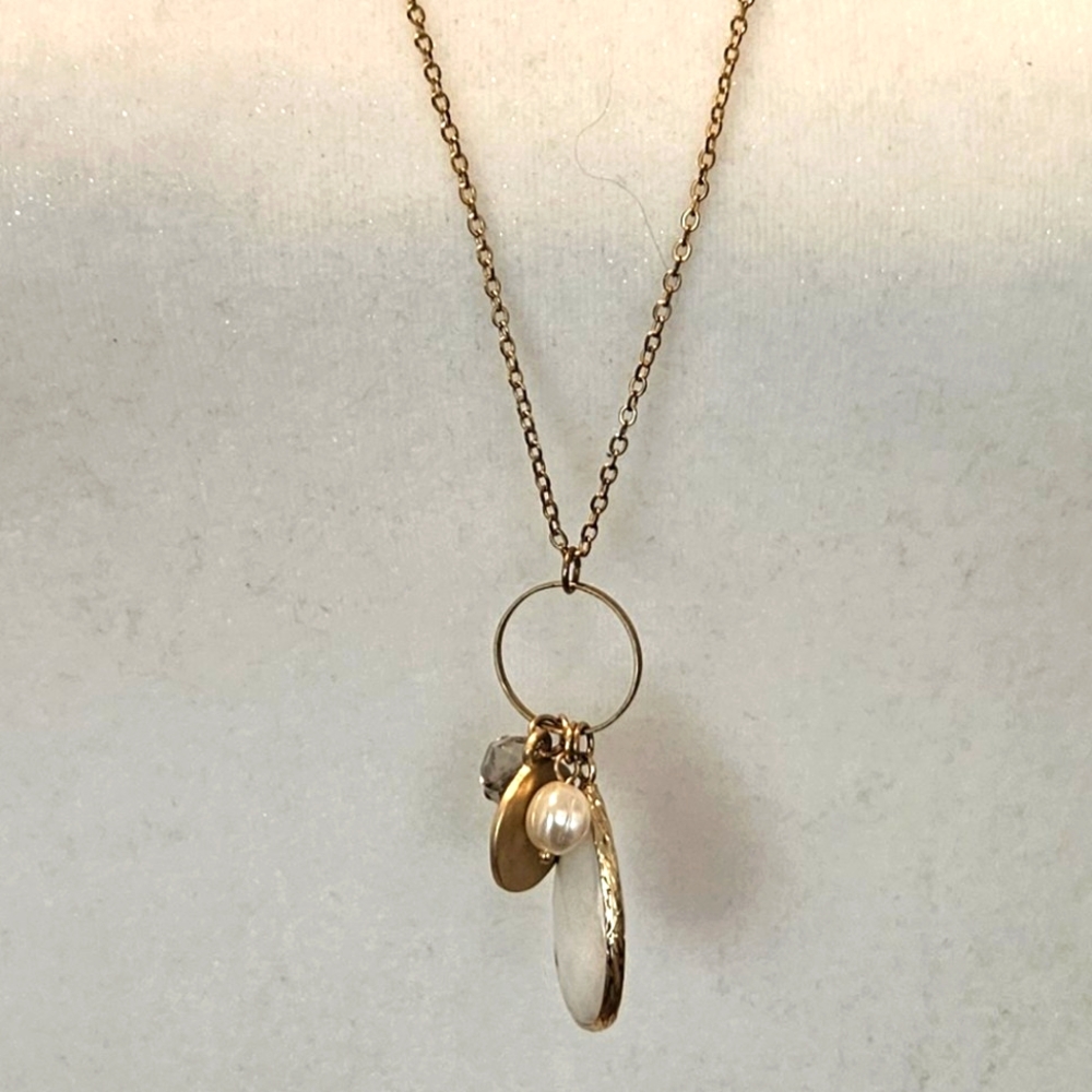 NWT'S - COWGIRL CONFETTI -  Faux White Amethyst Bauble Necklace.